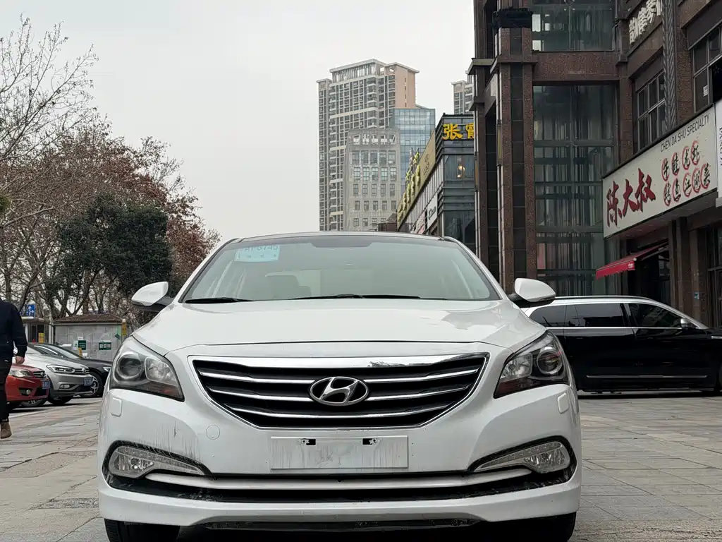 Hyundai Mistra 2014