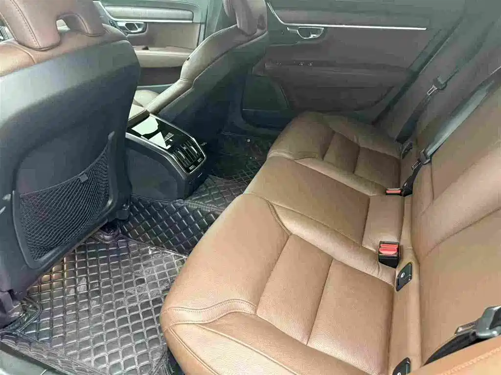 Volvo S90 — миниатюра 5