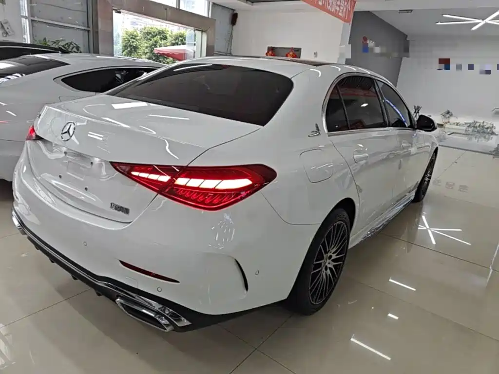 Mercedes-Benz C-Class — миниатюра 7