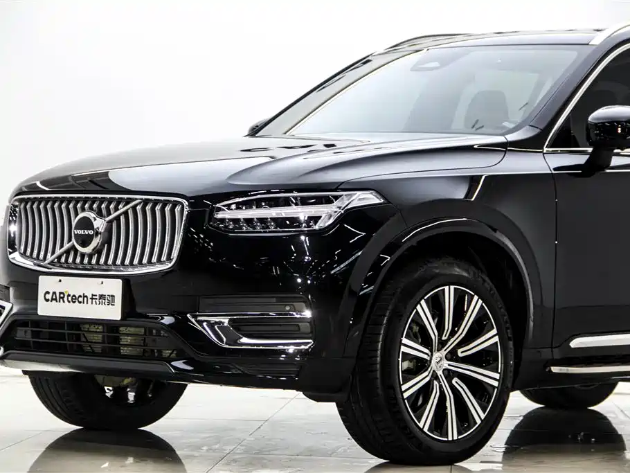 Volvo XC90 2023 B6 Luxury 7 мест