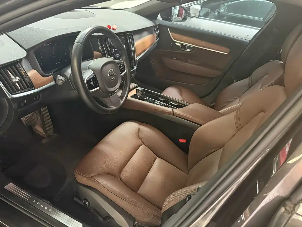 Volvo S90 — миниатюра 3
