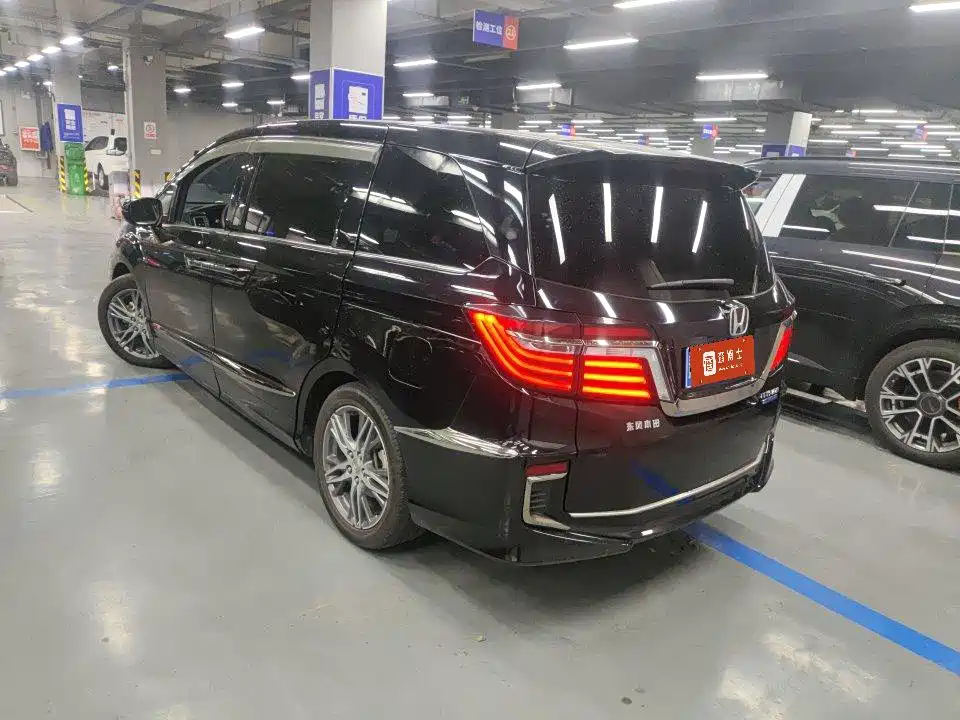 Honda Elysion — миниатюра 5