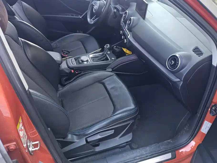Audi Q2L e-tron — миниатюра 8