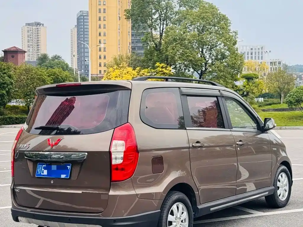 Wuling Hongguang — миниатюра 5