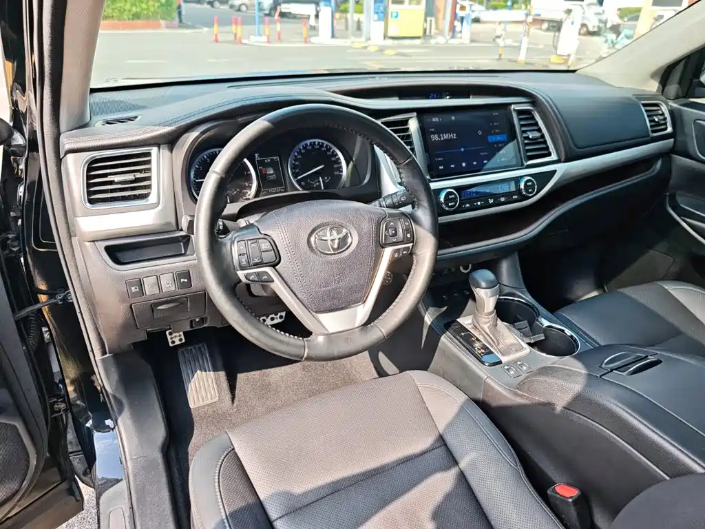 Toyota Highlander — миниатюра 12