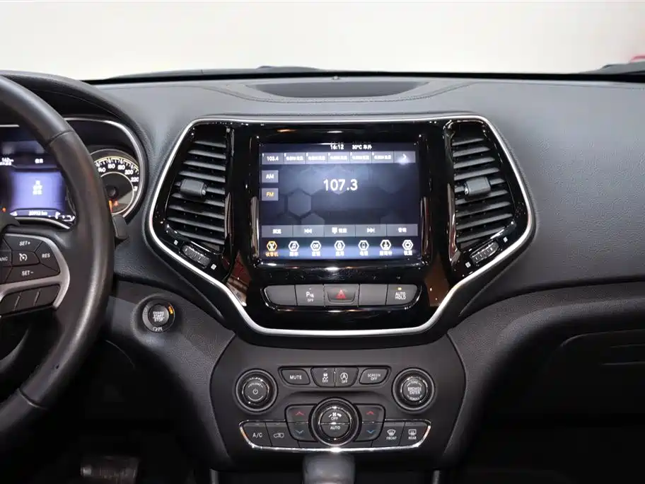 Jeep Cherokee 2.0T 2WD Leading Edition, фото 14