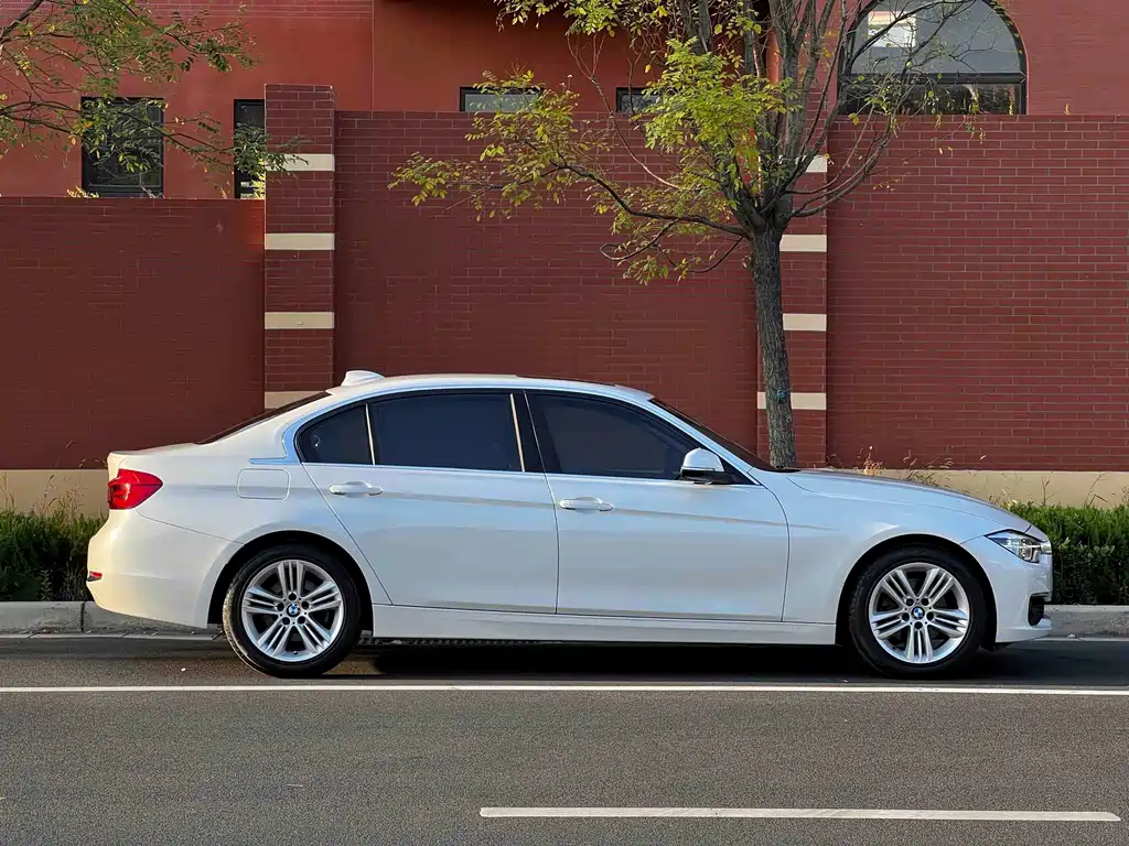 BMW 3 Series — миниатюра 15