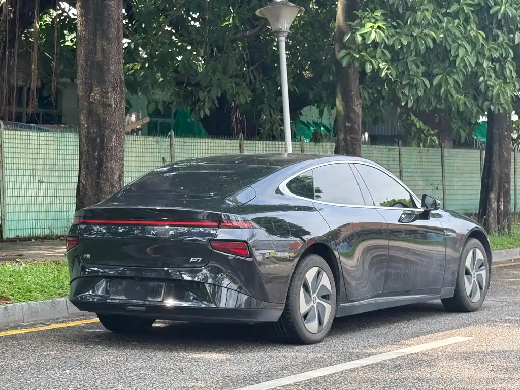 XPeng P7 — миниатюра 4