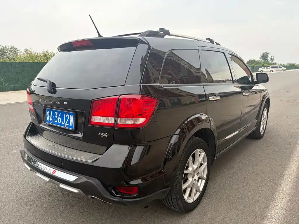 Dodge Journey — миниатюра 6