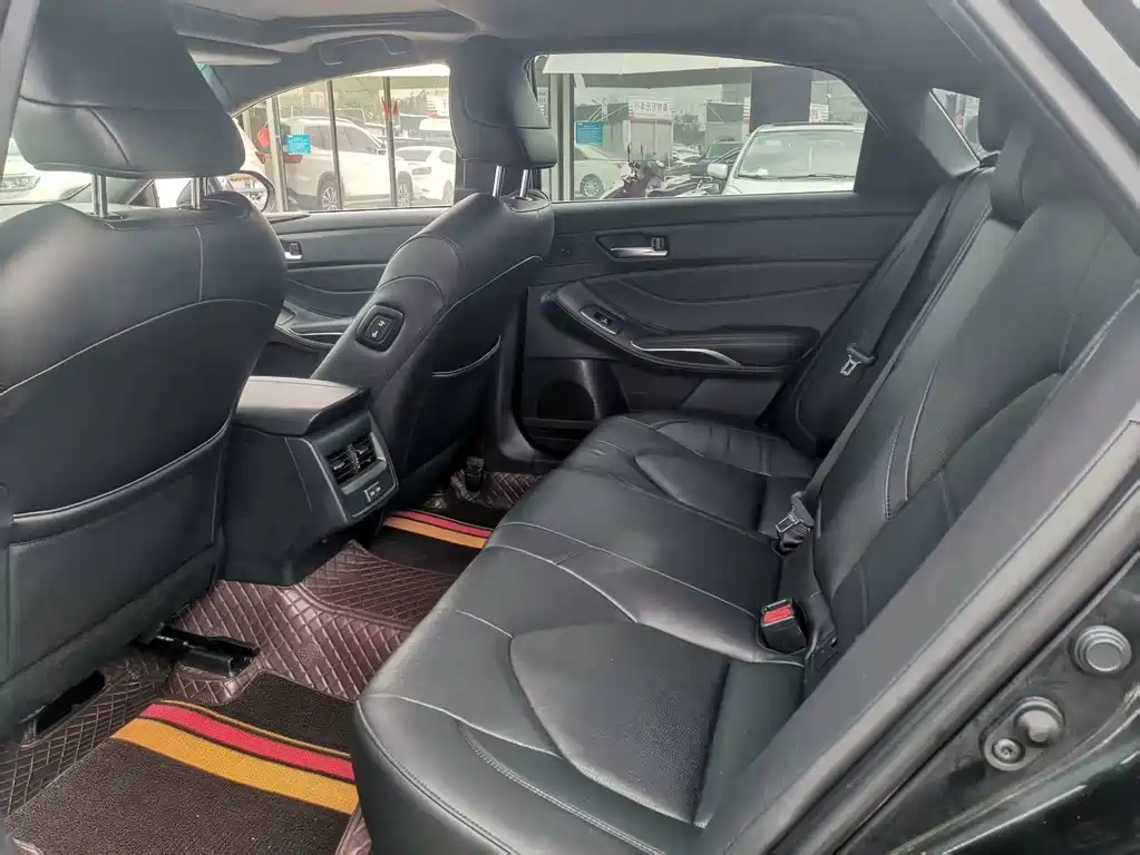 Toyota Avalon — миниатюра 5