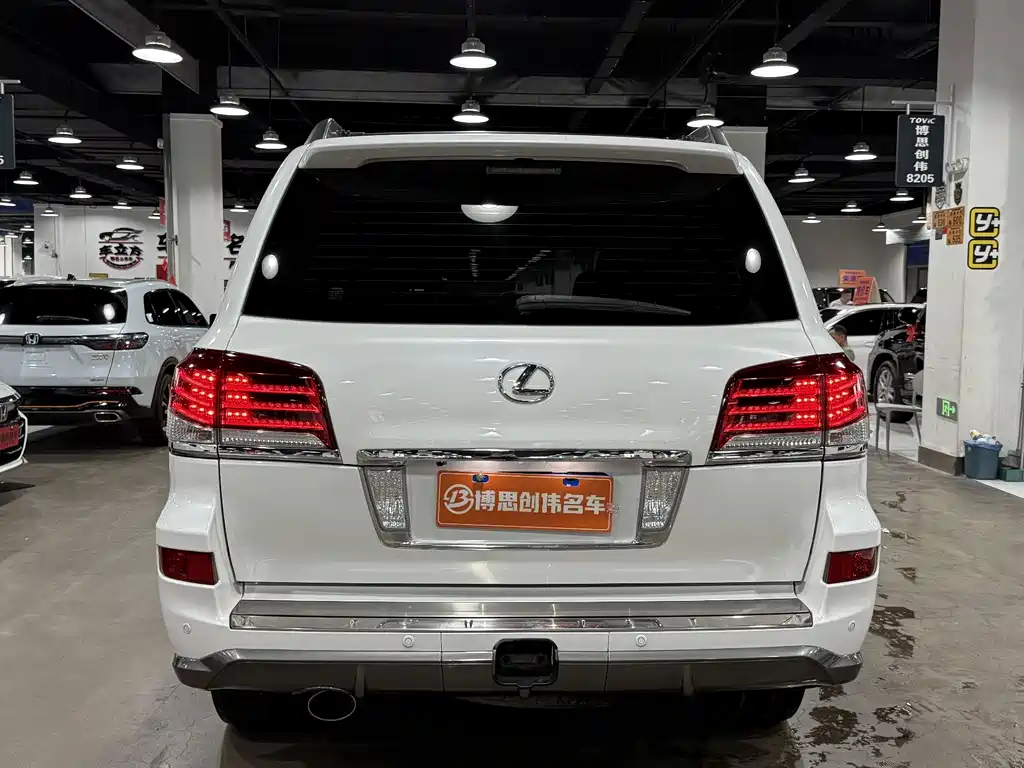 Lexus LX — миниатюра 8