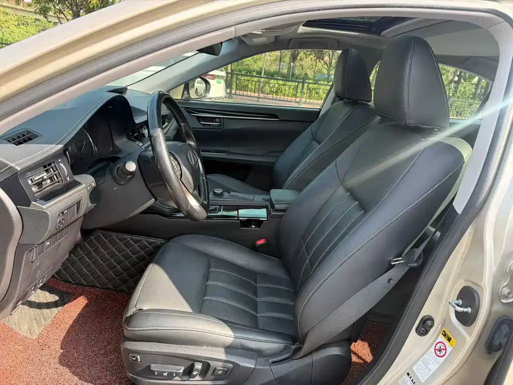 Lexus ES — миниатюра 6