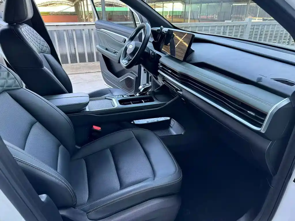 Geely Haoyue L — миниатюра 8