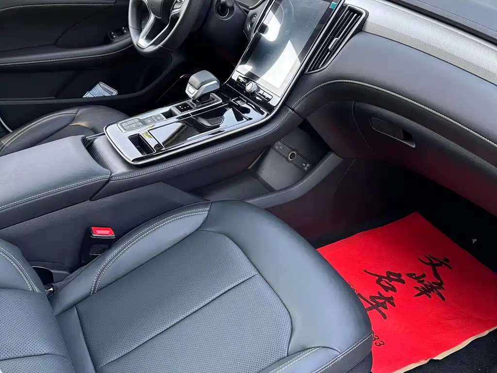 Roewe i6 MAX New Energy — миниатюра 5