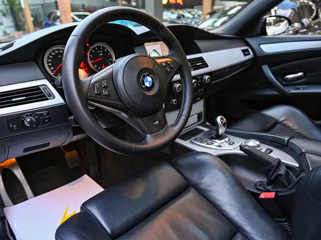 BMW M5 2005 M5