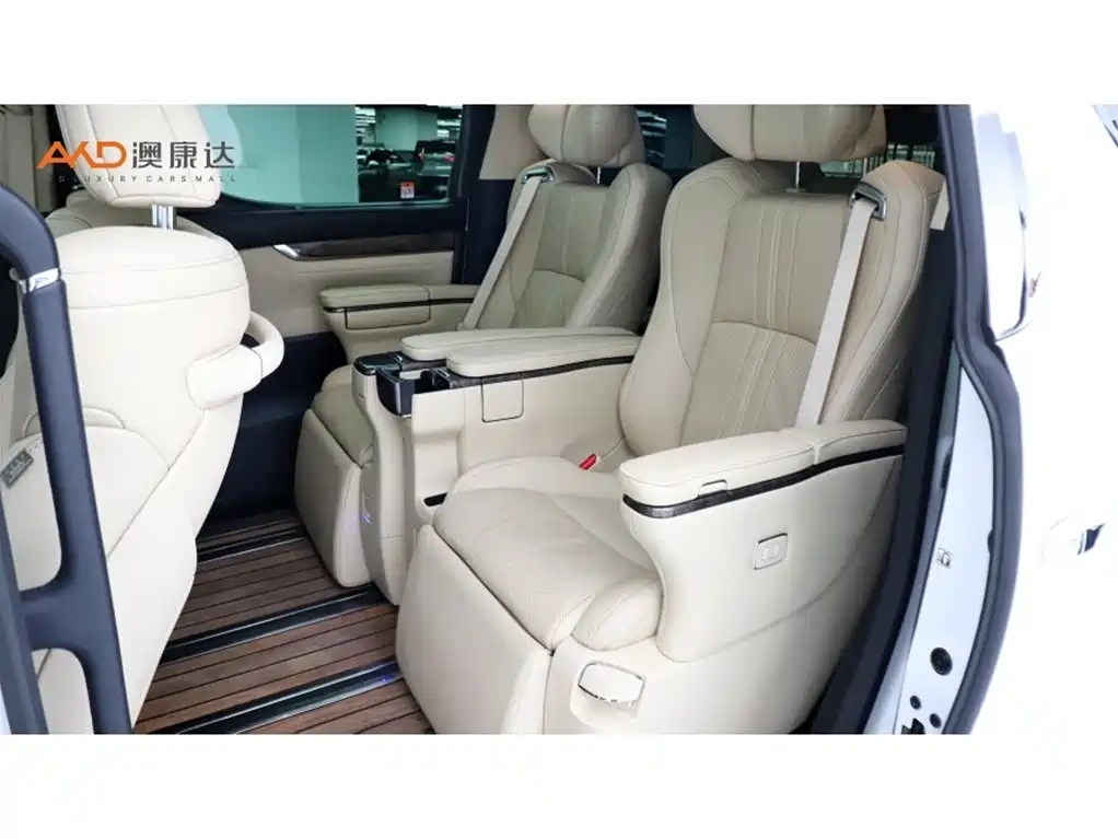 Toyota Vellfire — миниатюра 7