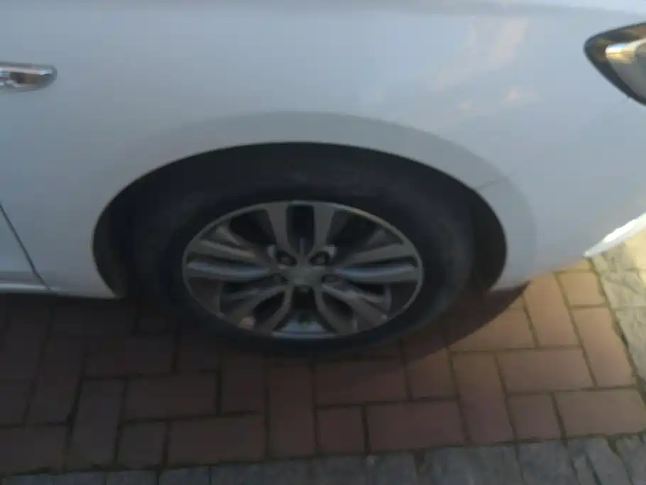 Buick Excelle — миниатюра 6