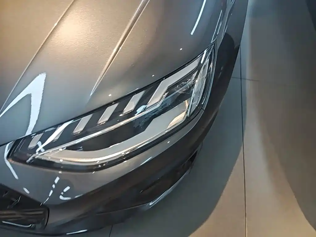 Audi A4L — миниатюра 24