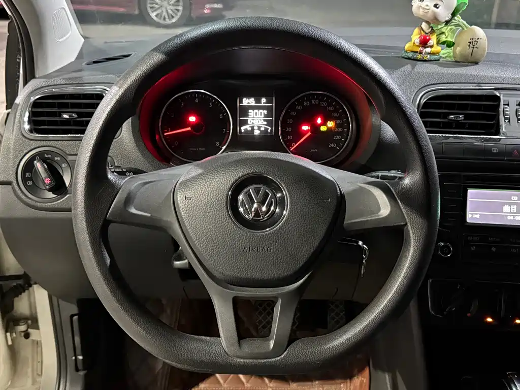 Volkswagen Polo — миниатюра 13