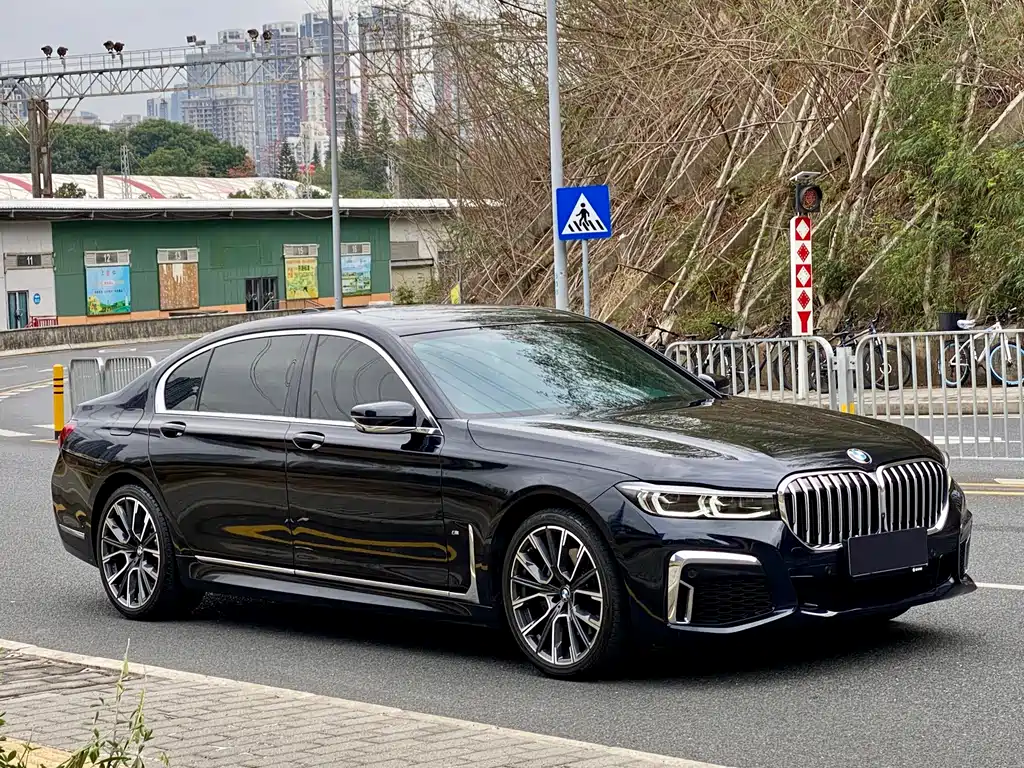 BMW 7 SERIES
