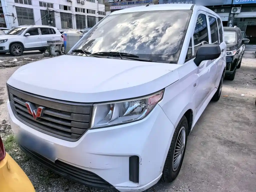Wuling Hongguang PLUS — миниатюра 3
