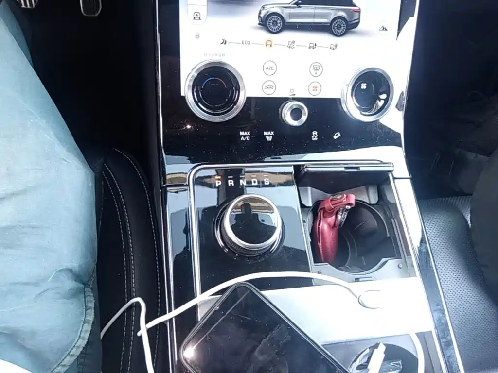 Land Rover Velar — миниатюра 14