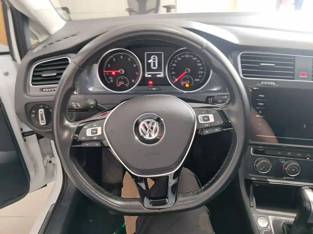 Volkswagen Golf — миниатюра 11