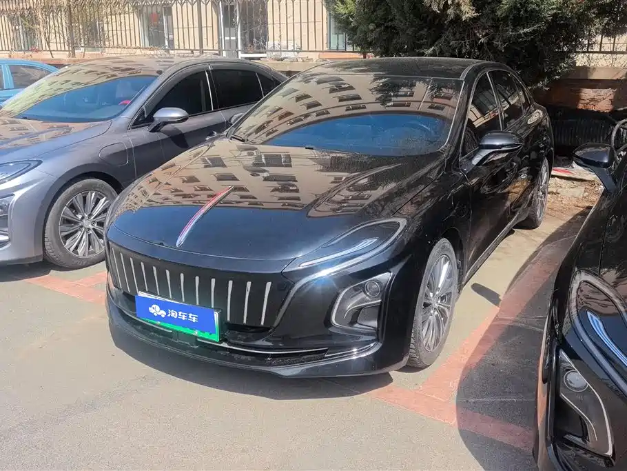 Hongqi Hongqi E-QM5 2024