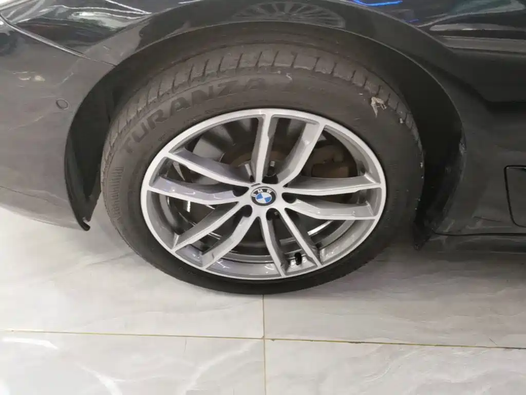 BMW 5 Series — миниатюра 23