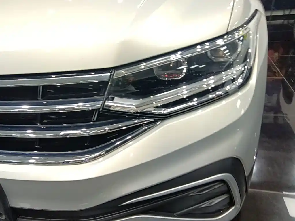 Volkswagen Tiguan L — миниатюра 24
