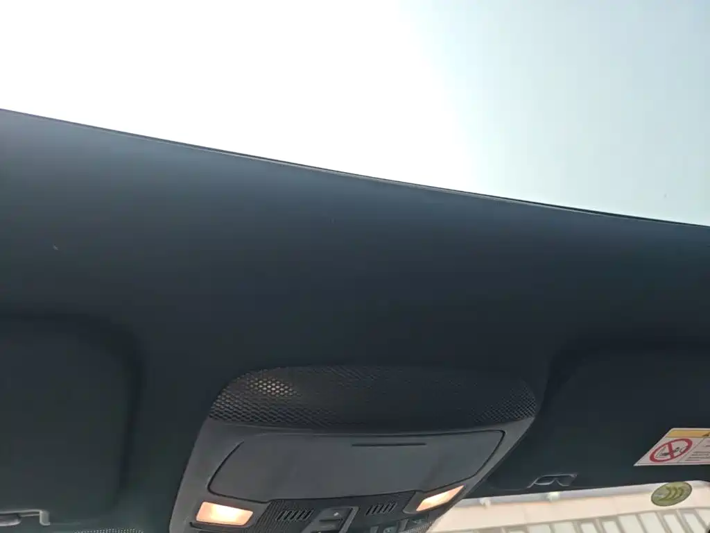 Lincoln MKC — миниатюра 14