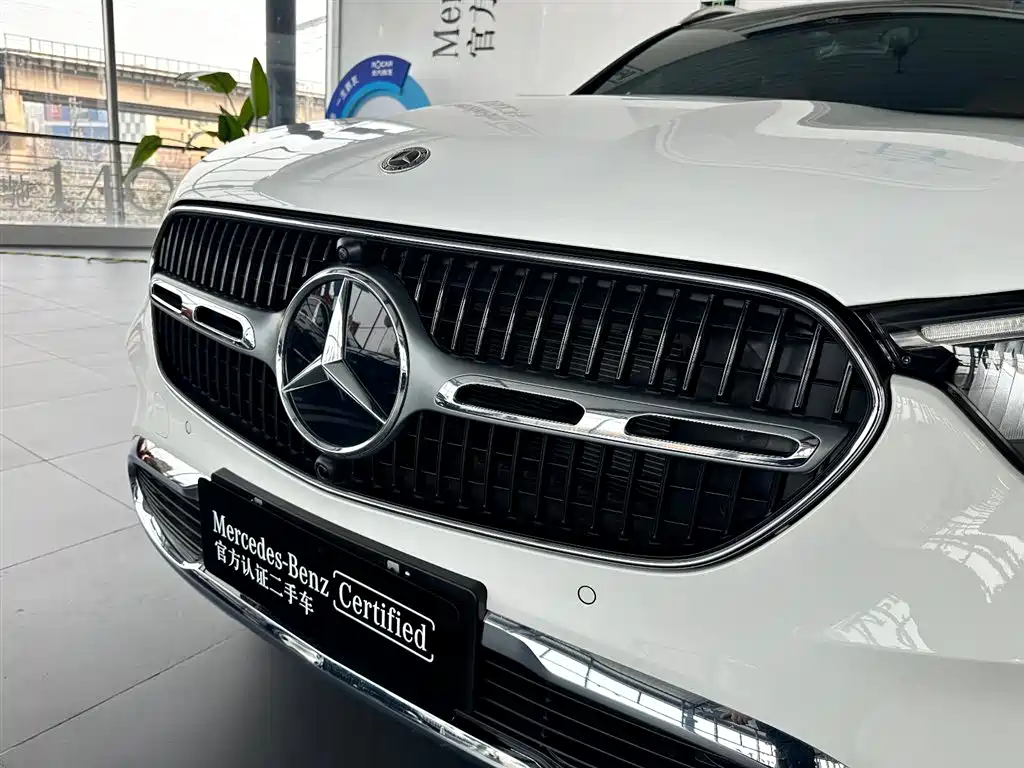 MERCEDES-BENZ GLC