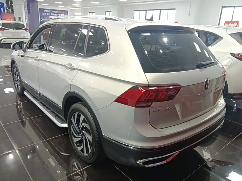 Volkswagen Tiguan L — миниатюра 5