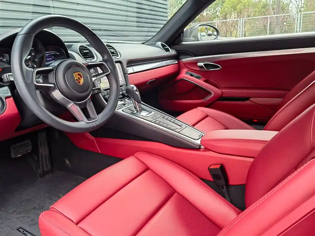 Porsche 718 2022 Cayman 2.0T