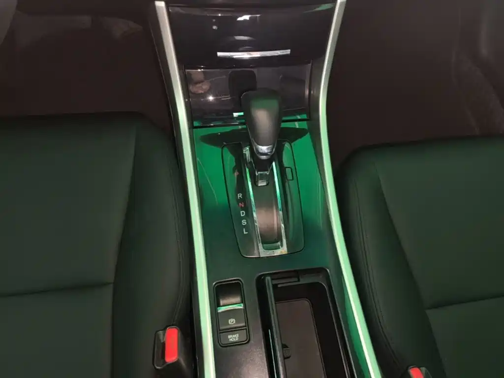 Honda Accord — миниатюра 14