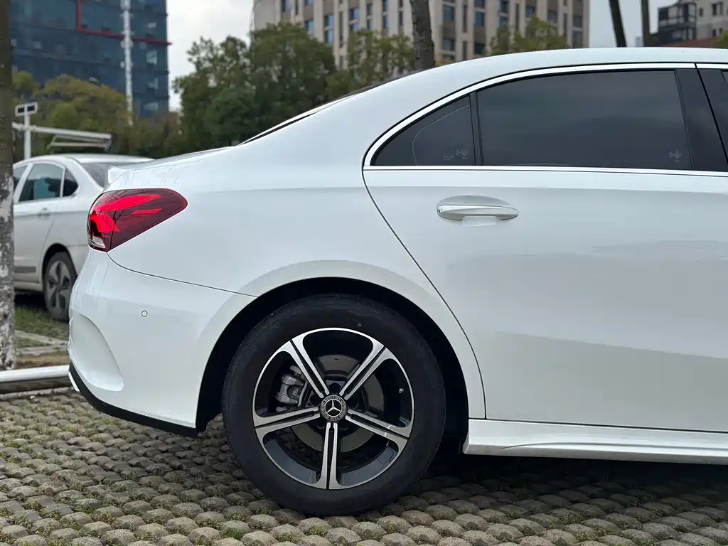 MERCEDES-BENZ A CLASS