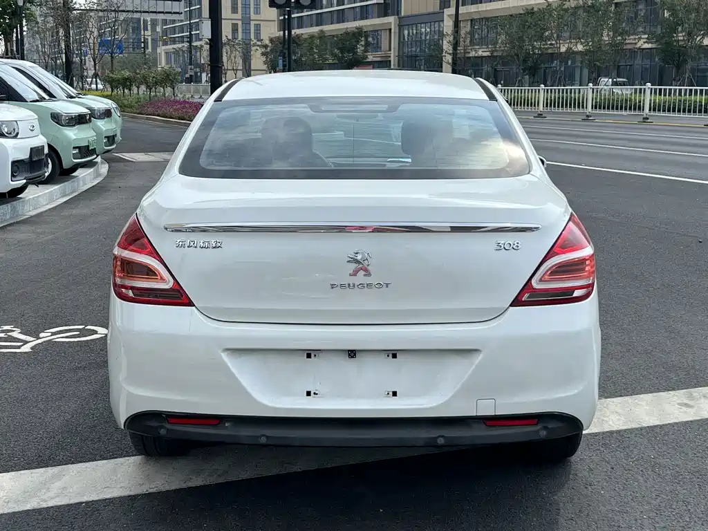 Peugeot 308 — миниатюра 5