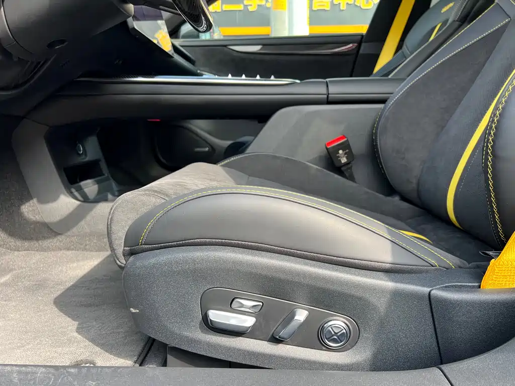 XIAOMI CAR XIAOMI SU7 ULTRA