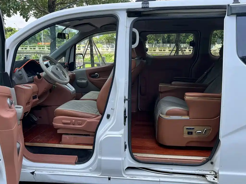 Nissan NV200 — миниатюра 5