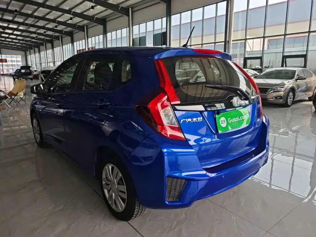Honda Fit — миниатюра 5