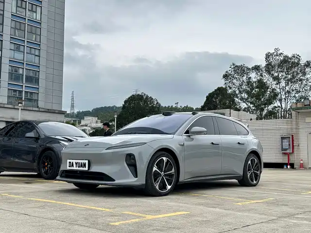 NIO NIO ET5T 2024