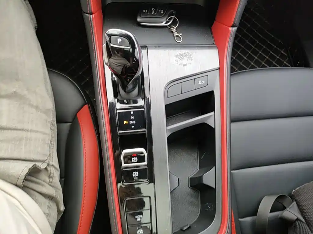 MG MG6 — миниатюра 14