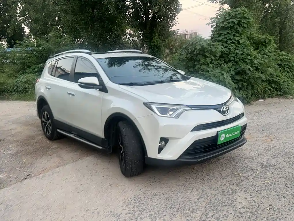 Toyota RAV4 — миниатюра 5