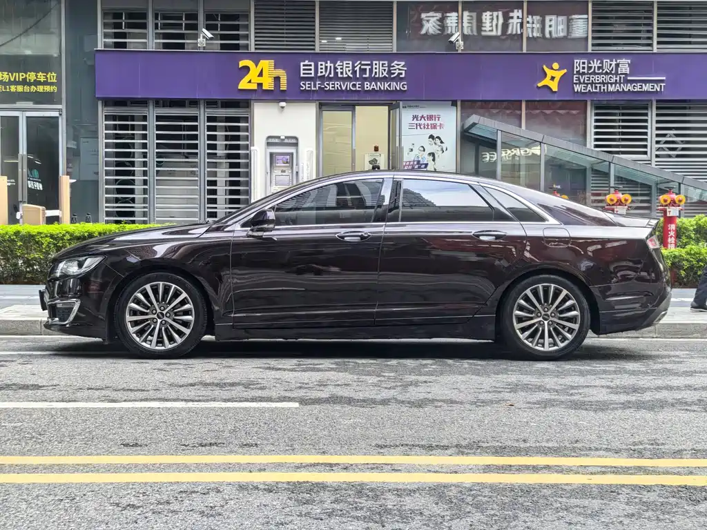 LINCOLN MKZ