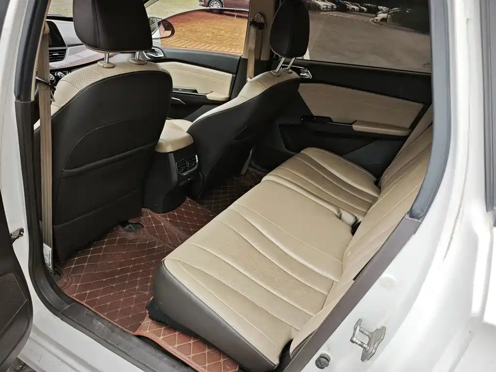 Baojun 310W — миниатюра 11