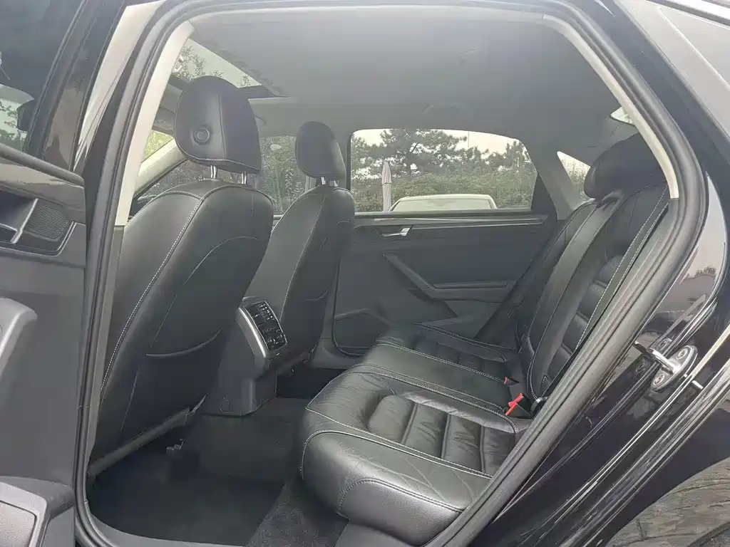 Volkswagen Passat — миниатюра 7