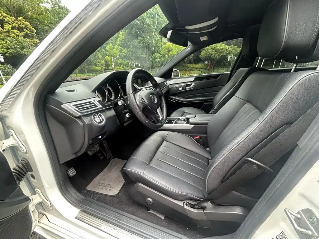 Mercedes-Benz E-Class — миниатюра 4