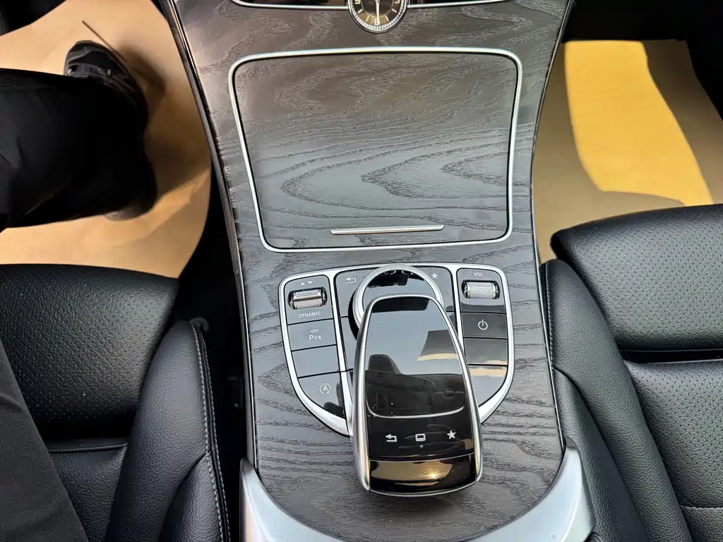 Mercedes-Benz C-Class — миниатюра 8