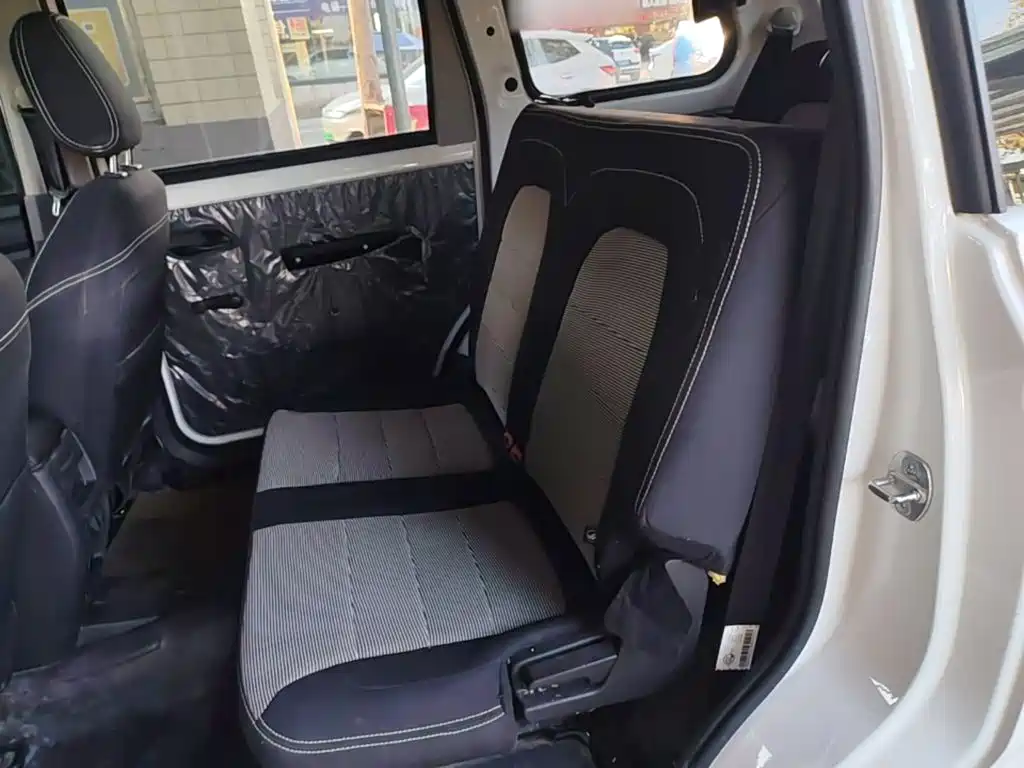 Wuling Hongguang — миниатюра 17