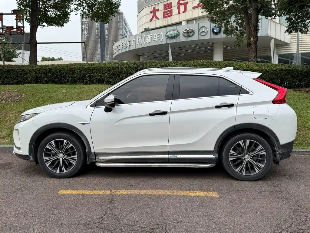 Mitsubishi Eclipse Cross — миниатюра 3